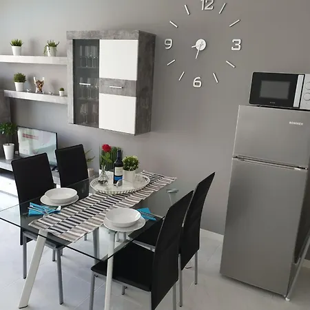 아파트 In Playa De Americas Mit Balkon By Interhome *